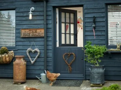 Barn-Door-Installation-Company-400×300-1