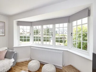 furnish-room-around-bay-window-400×300-1