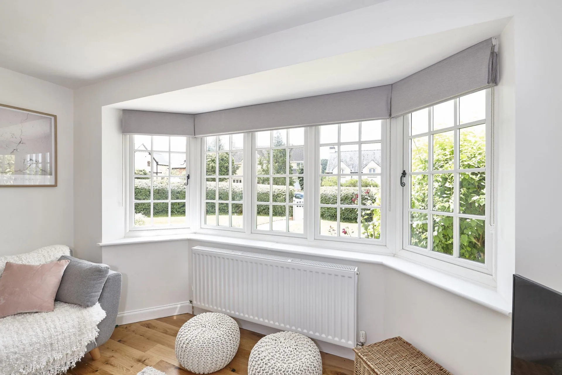7 Ways to Furnish Your Room around Your Bay Window