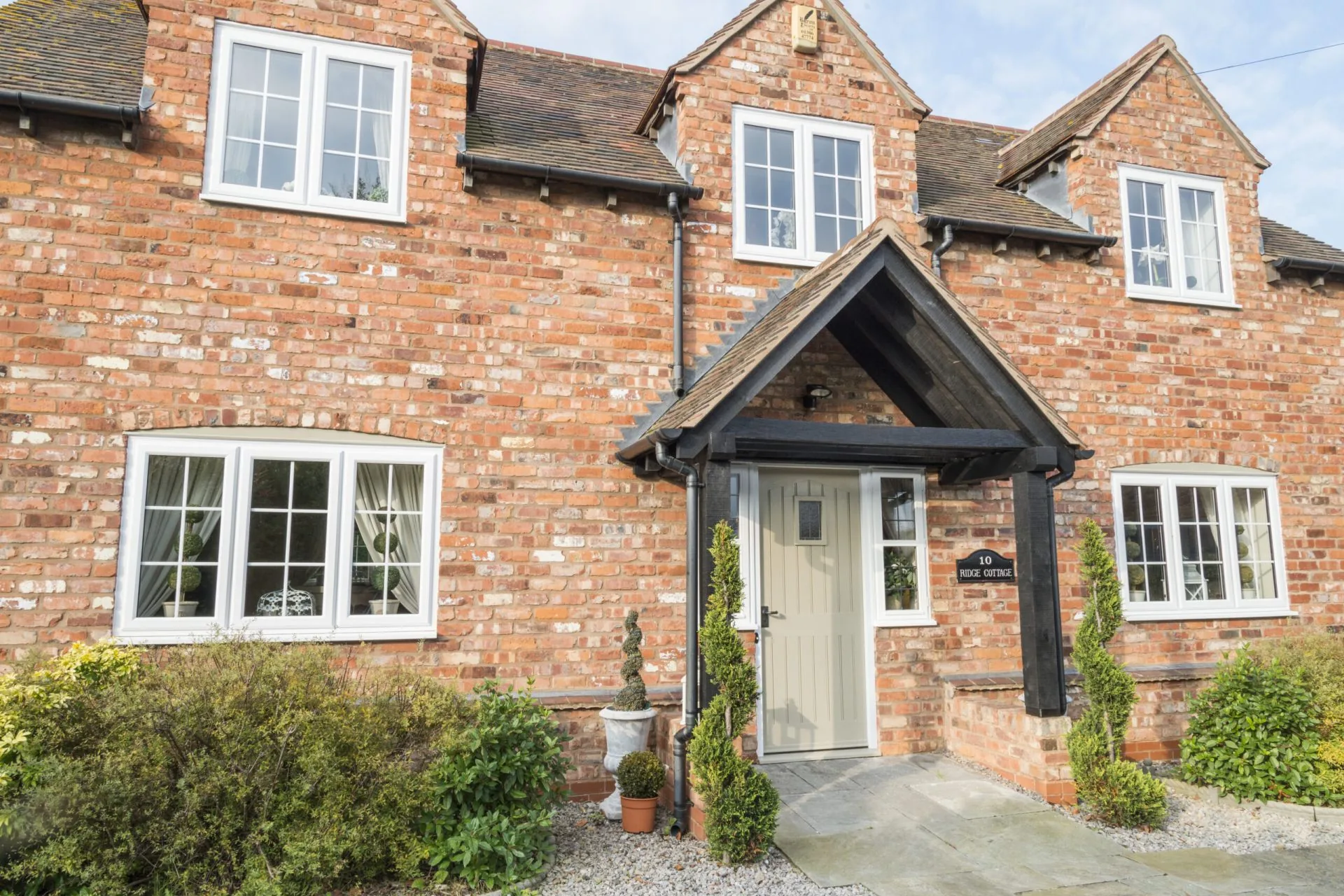 Why Homeowners Should Consider Replacing Their Windows & Doors